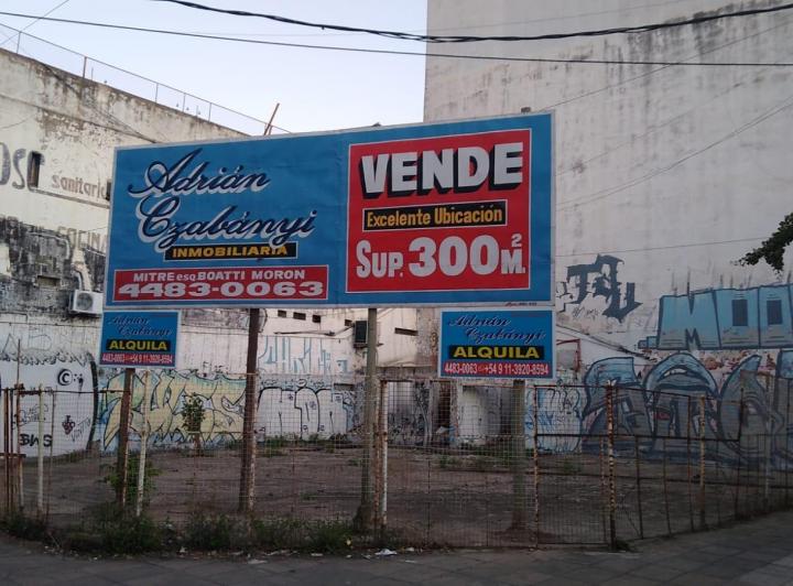 Terreno · 300m²