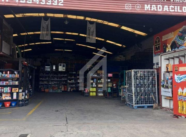 Local comercial · 554m²