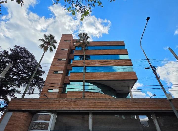 Oficina comercial · 305m²