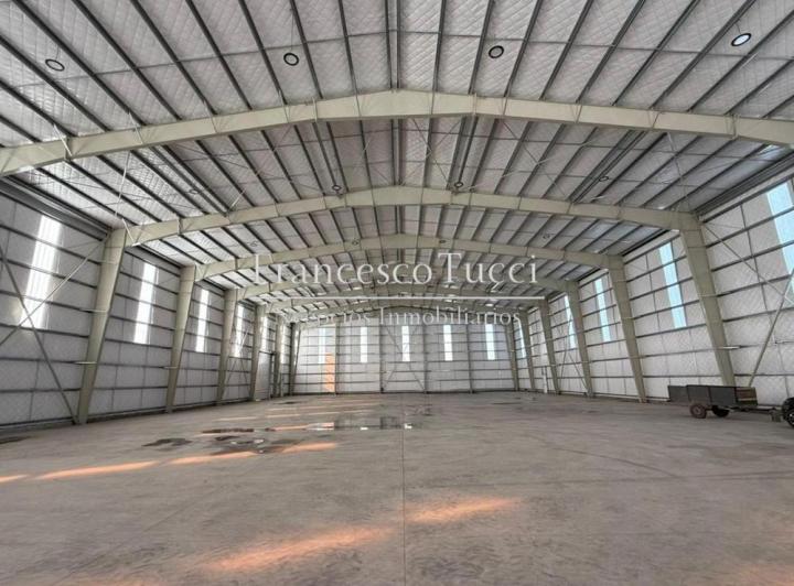 Bodega-Galpón · 2000m² · 2 Ambientes