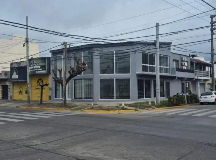 Local comercial · 190m²
