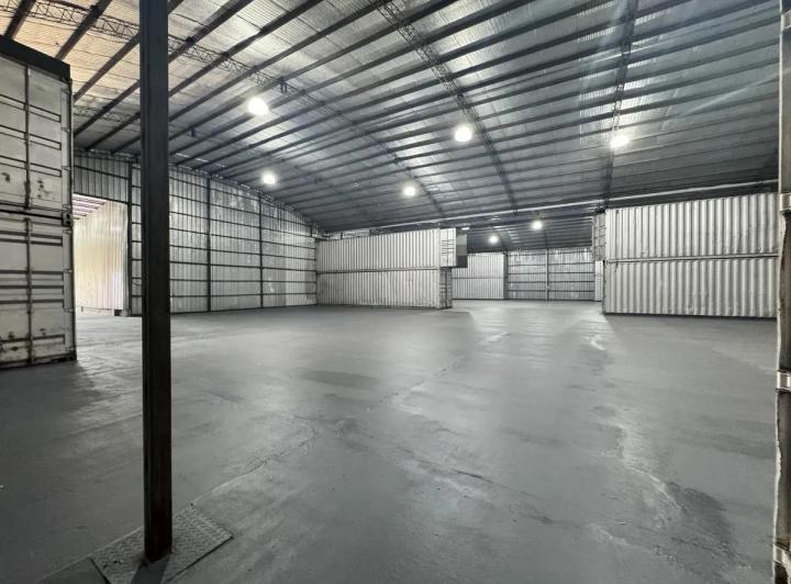 Depósito · 2100m²