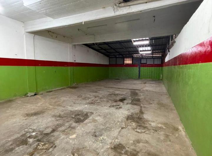 Bodega-Galpón · 192m² · 1 Cochera