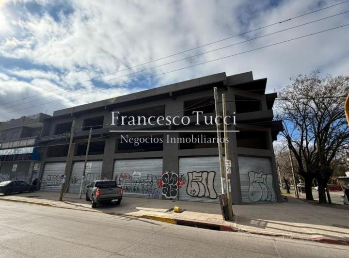 Local comercial · 331m² · 2 Ambientes