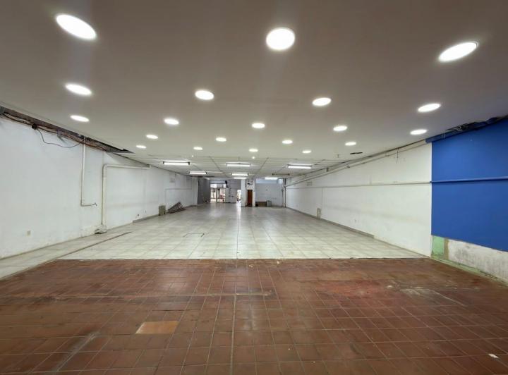 Local comercial · 400m²