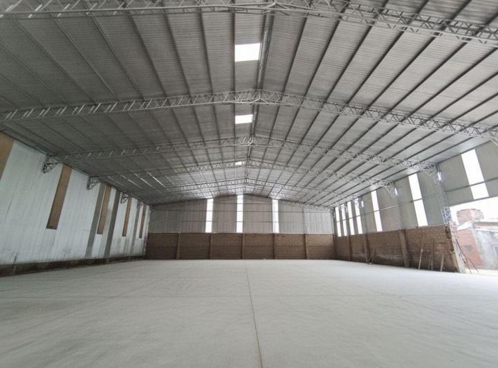 Bodega-Galpón · 1350m² · 2 Ambientes