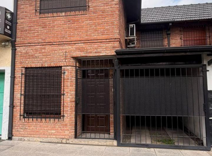 Casa · 60m² · 3 Ambientes · 1 Cochera