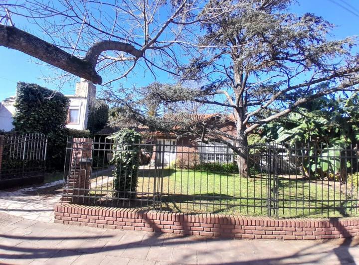 Quinta vacacional · 200m² · 6 Ambientes · 2 Cocheras