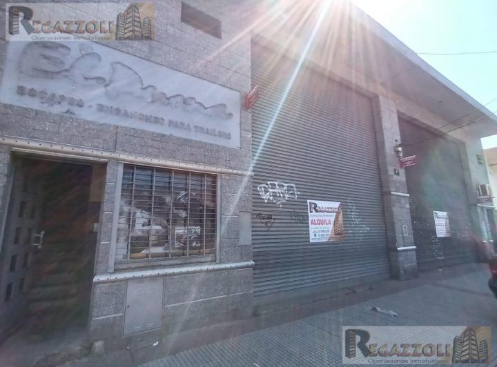Local comercial · 600m²