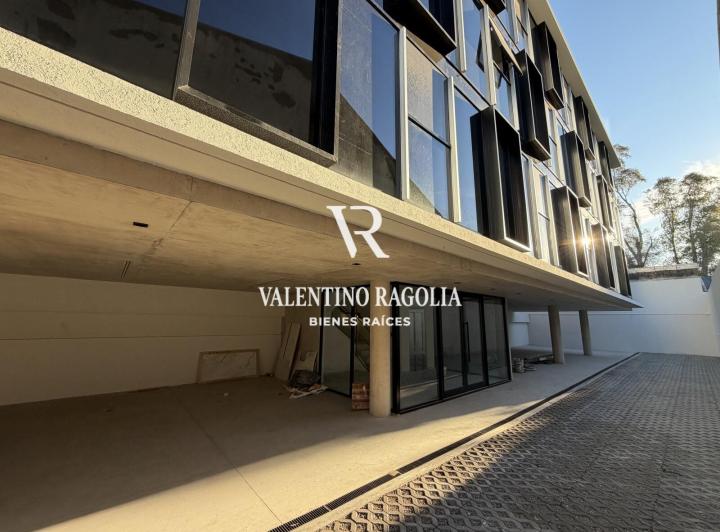 Oficina comercial · 100m² · 1 Ambiente · 3 Cocheras