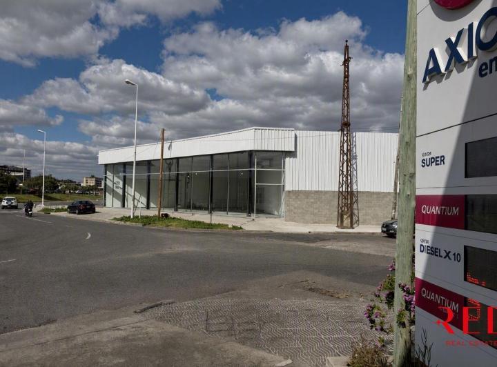 Local comercial · 637m²