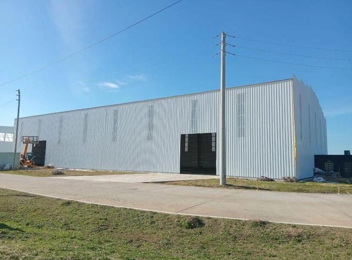 Bodega-Galpón · 1870m² · 4 Cocheras
