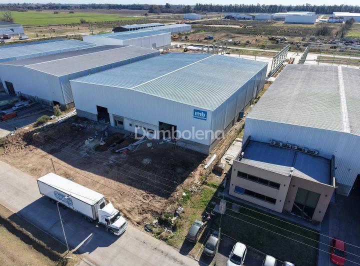 Depósito · 2400m²