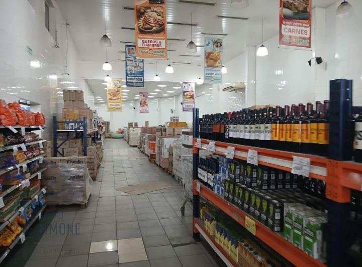 Depósito · 700m² · 7 Ambientes · 7 Cocheras
