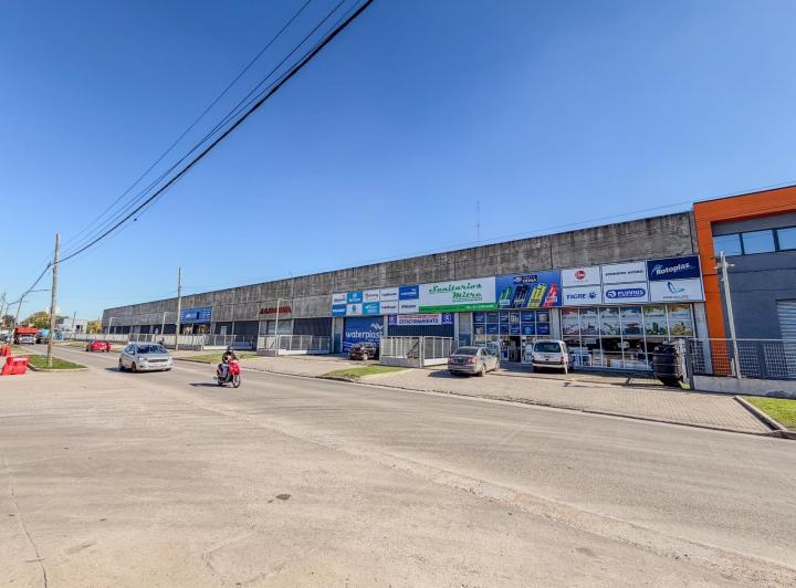 Local comercial · 800m² · 1 Ambiente · 5 Cocheras