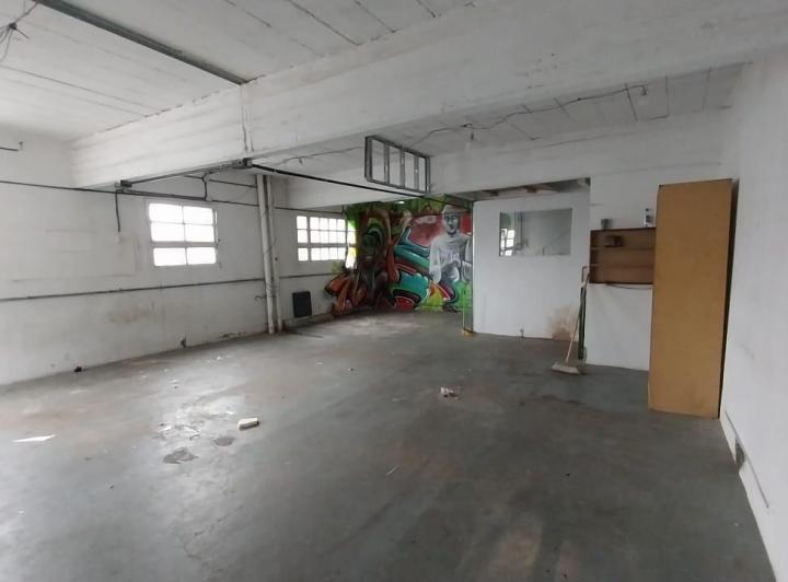 Depósito · 210m²