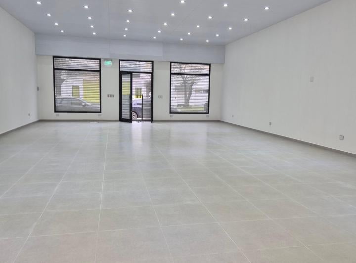 Local comercial · 140m²