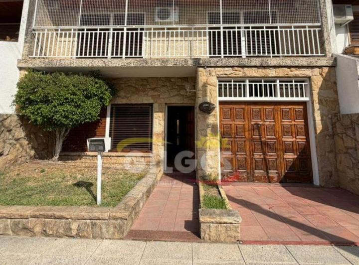 Oficina comercial · 144m² · 5 Ambientes · 1 Cochera
