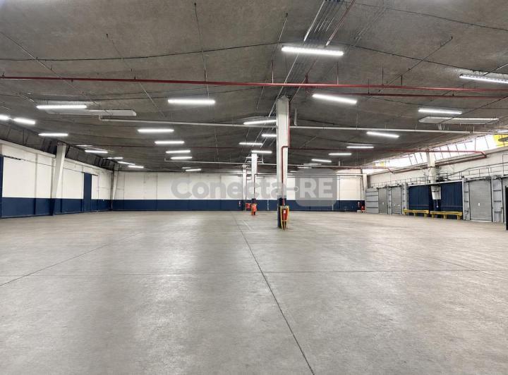 Depósito · 10675m²