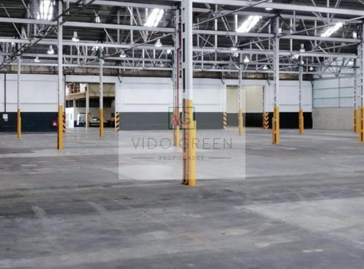 Depósito · 4927m²