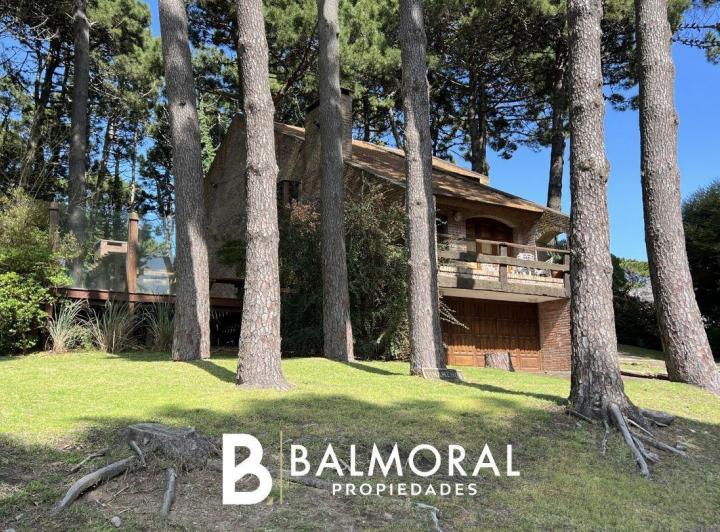 Casa · 220m² · 3 Ambientes