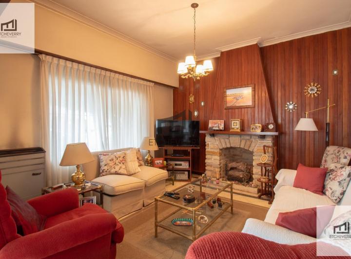Casa · 195m² · 3 Ambientes · 1 Cochera