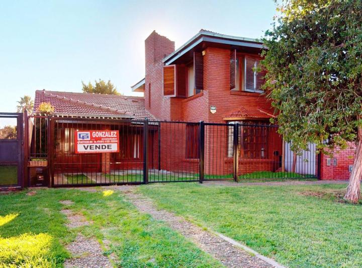 Casa · 150m² · 4 Ambientes · 1 Cochera