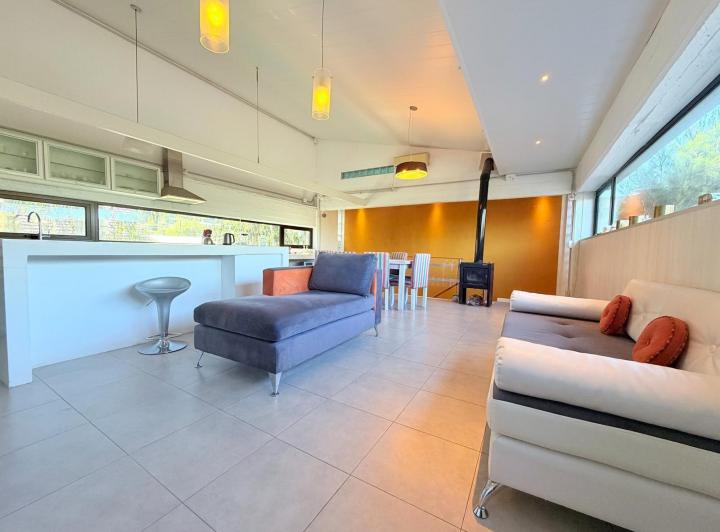 Casa · 156m² · 2 Ambientes · 2 Cocheras