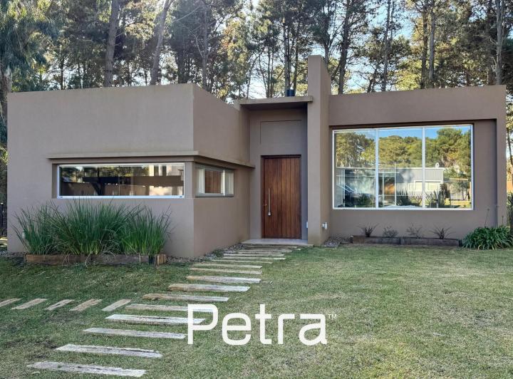 Casa · 214m² · 4 Ambientes · 1 Cochera