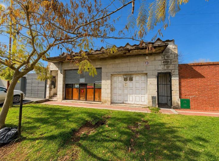 Casa · 291m² · 6 Ambientes · 1 Cochera
