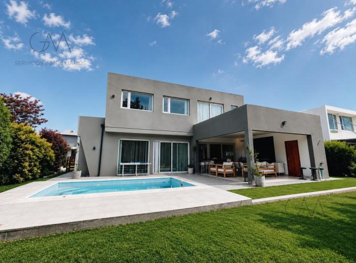 Casa · 202m² · 5 Ambientes
