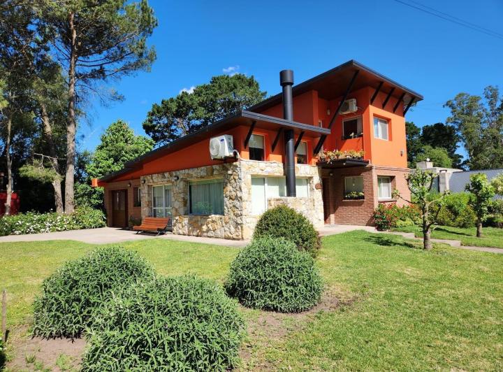 Casa · 145m² · 3 Ambientes · 1 Cochera