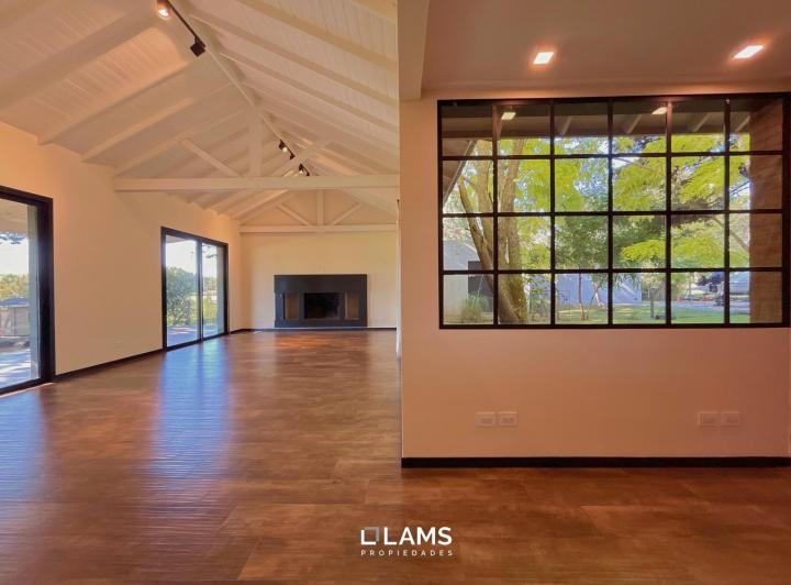 Casa · 193m² · 4 Ambientes · 4 Cocheras