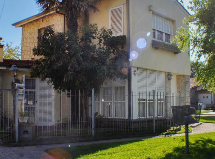 Casa · 128m² · 3 Ambientes · 1 Cochera