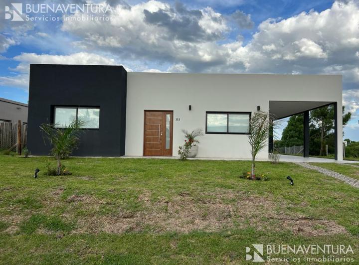Casa · 133m² · 3 Dormitorios · 2 Cocheras