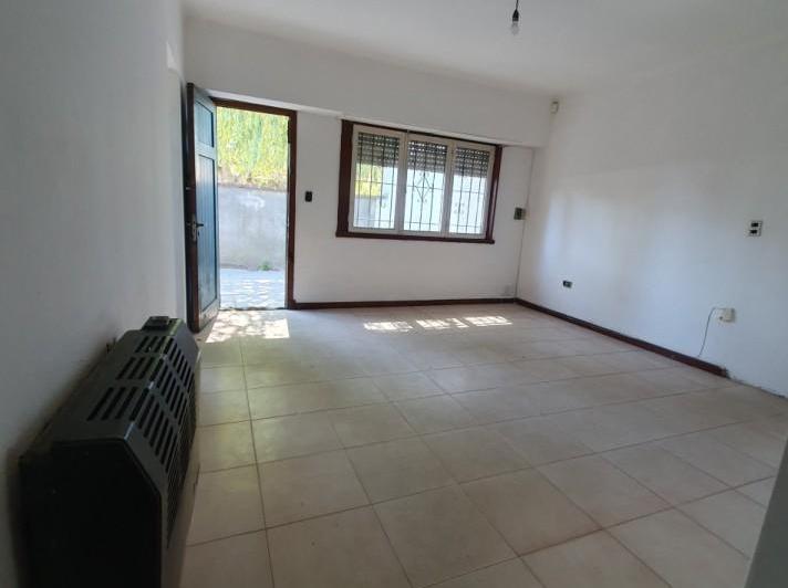 Casa · 130m² · 3 Ambientes · 1 Cochera