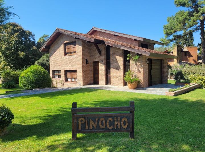 Casa · 176m² · 4 Dormitorios · 1 Cochera