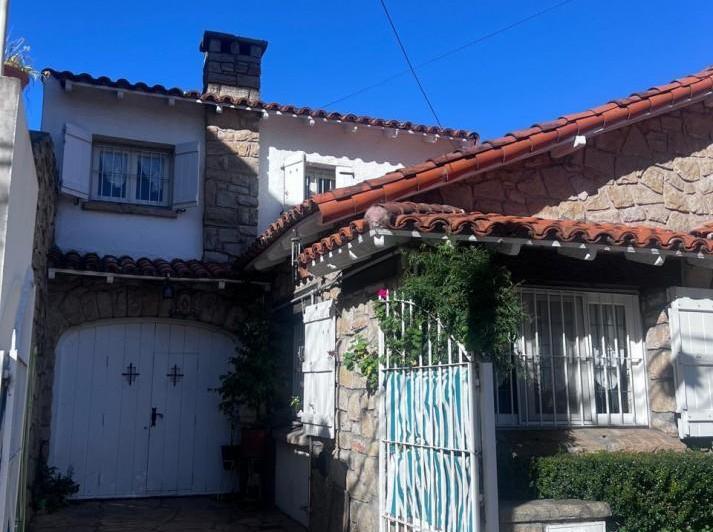 Casa · 138m² · 3 Ambientes · 1 Cochera