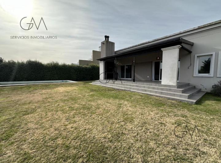 Casa · 200m² · 5 Ambientes