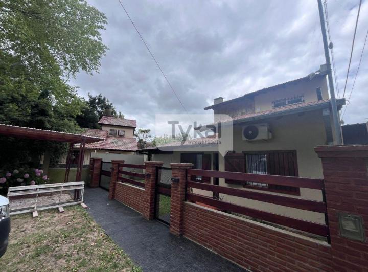 Casa · 137m² · 3 Ambientes · 1 Cochera