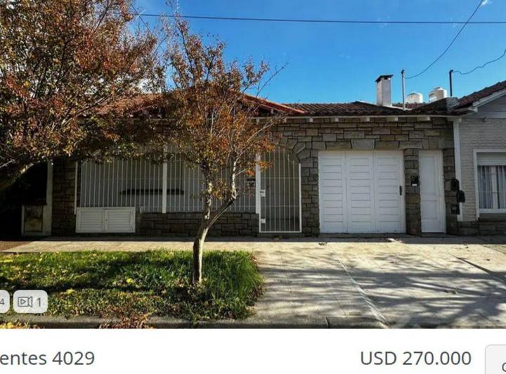 Casa · 230m² · 4 Ambientes · 1 Cochera