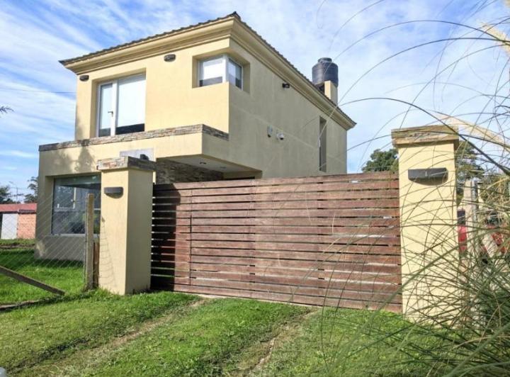 Casa · 90m² · 3 Ambientes · 1 Cochera