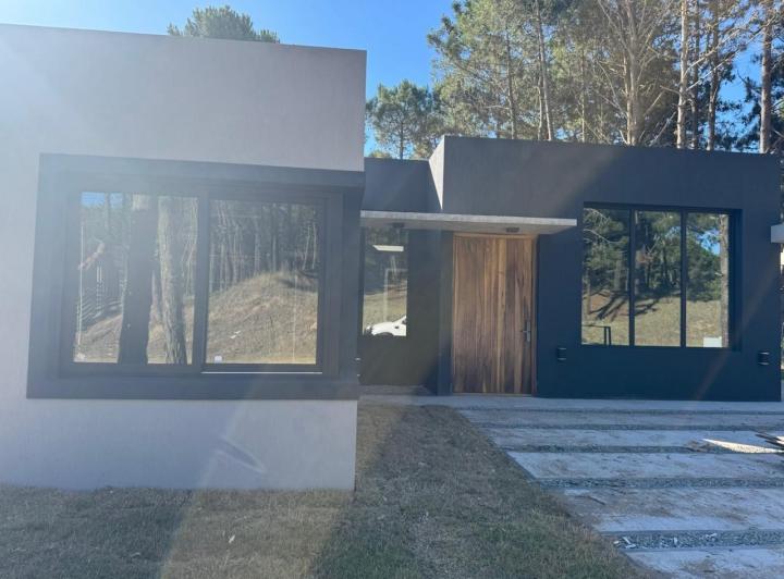 Casa · 175m² · 4 Ambientes · 1 Cochera