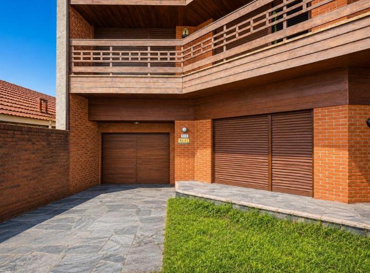 Casa · 266m² · 4 Ambientes · 3 Cocheras