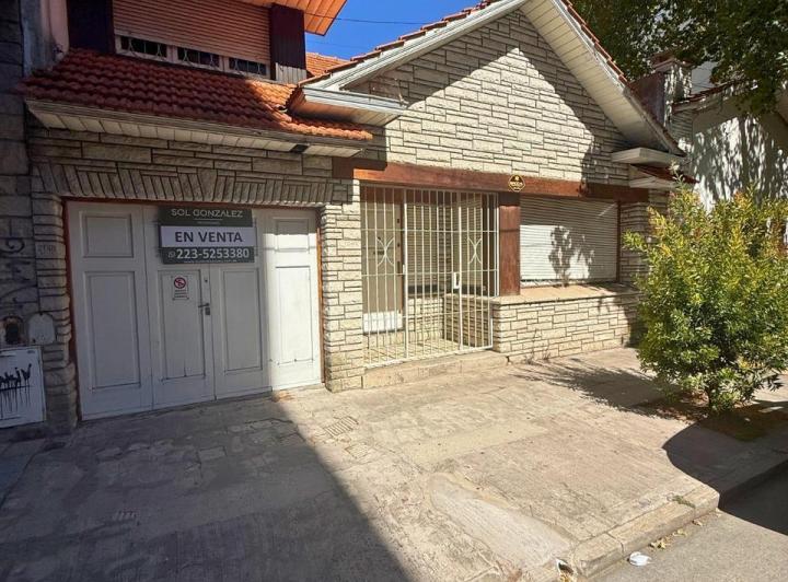 Casa · 194m² · 6 Ambientes · 1 Cochera