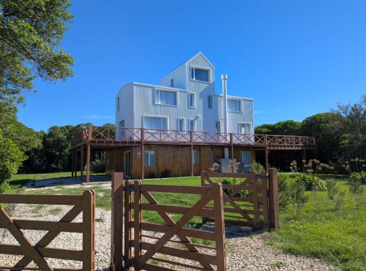 Casa · 190m² · 5 Ambientes · 1 Cochera