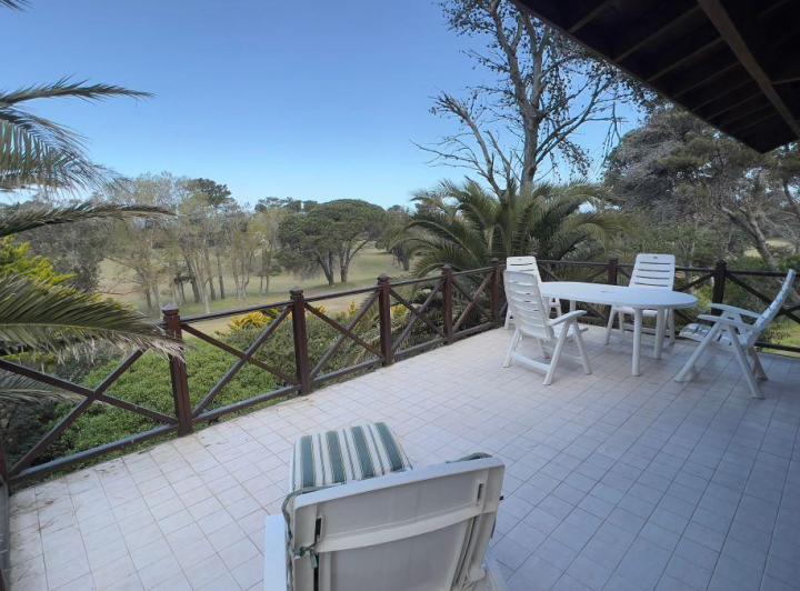Casa · 190m² · 5 Ambientes · 1 Cochera