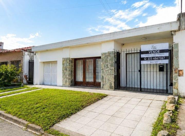 Casa · 192m² · 4 Ambientes · 1 Cochera