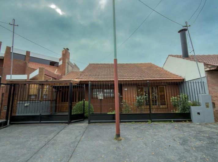 Casa · 107m² · 3 Ambientes · 2 Cocheras