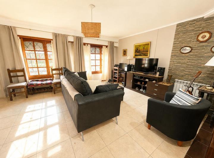 Casa · 96m² · 3 Ambientes · 2 Cocheras